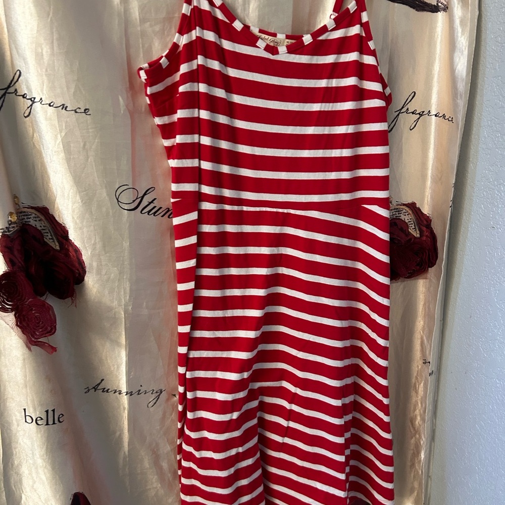 White Off-Shoulder Dress - Picture 6 of 8